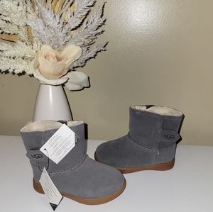 Ugg toddler boots size 6 grey